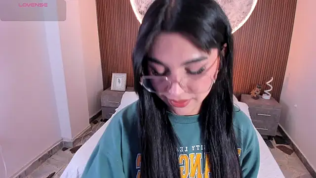 Snapshot of RoseCassie chatting on January 10, 2026, 1:39 pm RoseCassie online show from January 10, 2026, 1:39 pm