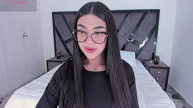 RoseCassie online show from April 21, 2026, 2:01 pm