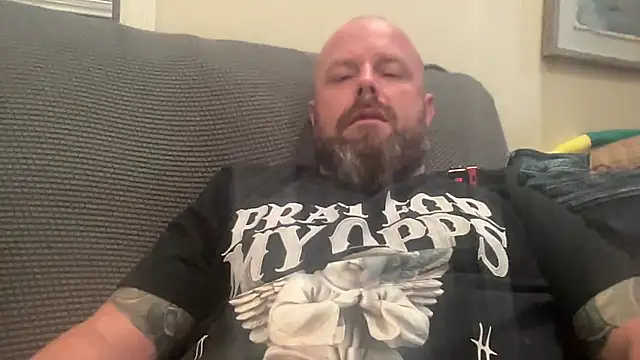 Snapshot of Thickirishcock850 chatting on November 5, 2025, 4:04 am Thickirishcock850 online show from November 5, 2025, 4:04 am