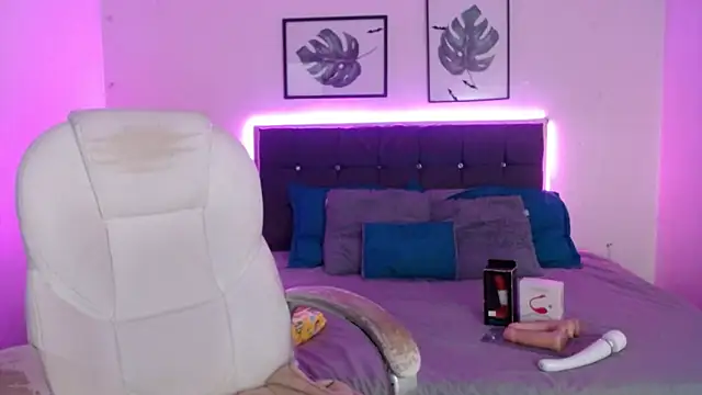 Snapshot of mia_collens chatting on November 15, 2025, 2:48 am mia collens online show from November 15, 2025, 2:48 am