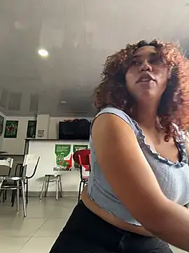 Snapshot of lauraltt chatting on November 16, 2025, 7:07 pm lauraltt online show from November 16, 2025, 7:07 pm