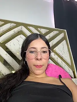Snapshot of evaFiore chatting on June 19, 2026, 6:58 pm evaFiore online show from June 19, 2026, 6:58 pm