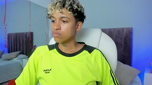 Dominick jones online show from February 17, 2025, 11:43 pm