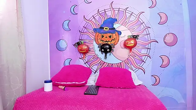 Mariana 16  online show from October 27, 2025, 7:15 pm