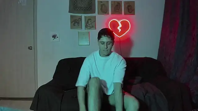 Antonello Vannucci online show from December 30, 2024, 11:49 pm