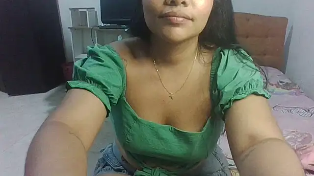 Snapshot of Amber_Bluu chatting on January 12, 2025, 3:39 am Amber Bluu online show from January 12, 2025, 3:39 am