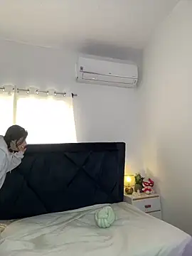 Lily Woodz online show from March 17, 2026, 7:06 pm