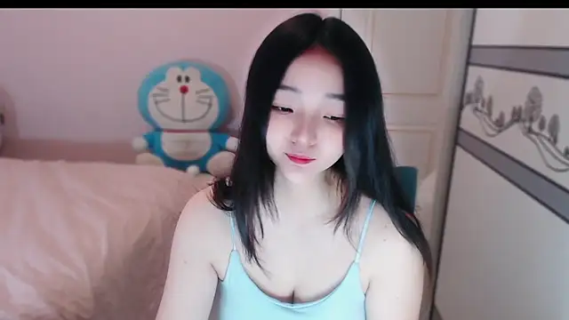 xiao-xiao-D online show from October 15, 2025, 9:17 am