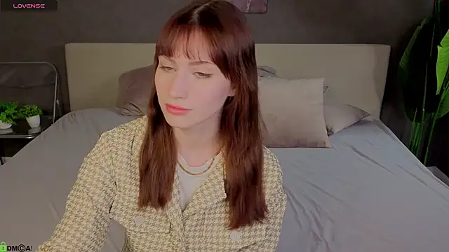 Snapshot of Mollly_Rouge chatting on November 10, 2025, 12:26 am Mollly Rouge online show from November 10, 2025, 12:26 am