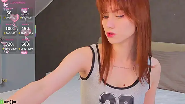 Snapshot of Mollly_Rouge chatting on September 28, 2025, 12:06 am Mollly Rouge online show from September 28, 2025, 12:06 am