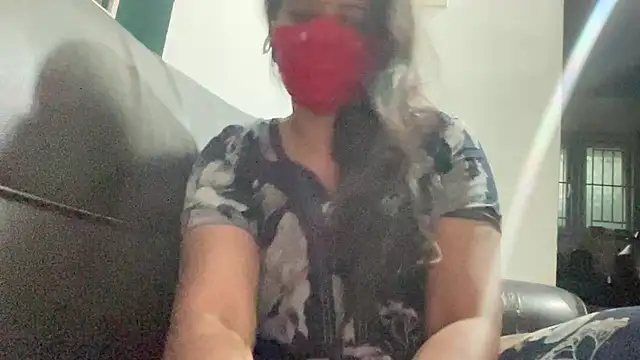 Tamil Sanjana  online show from February 5, 2026, 1:12 am