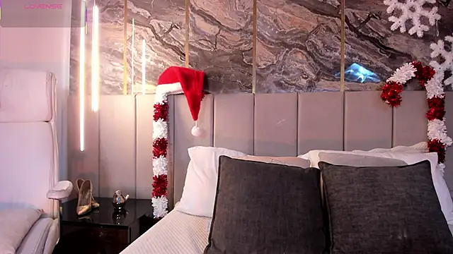 Sienna Blake  online show from December 14, 2025, 11:27 am