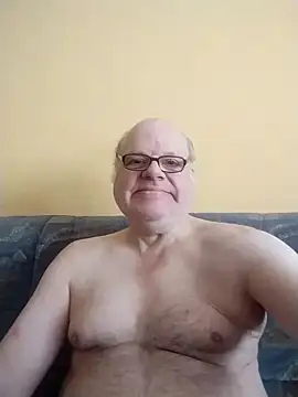 Snapshot of jk6t chatting on March 4, 2026, 12:02 pm jk6t online show from March 4, 2026, 12:02 pm