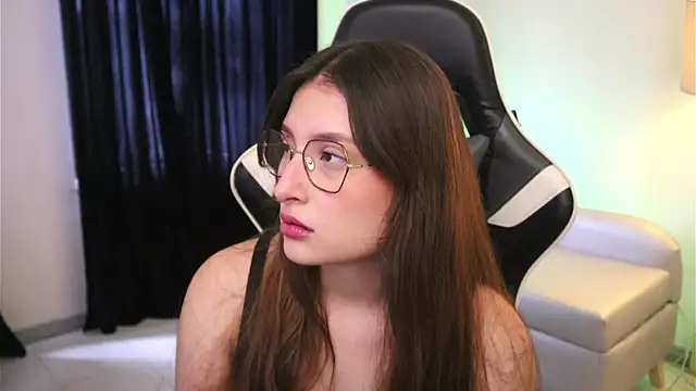 Daisha Riley online show from November 3, 2025, 2:31 pm