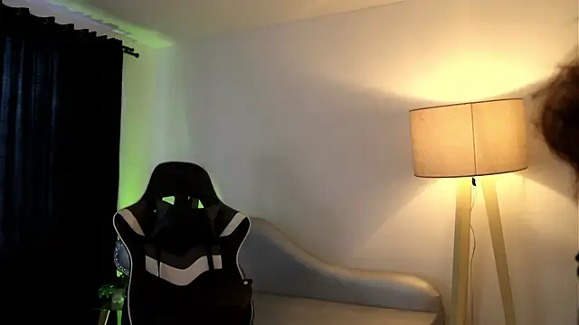 Daisha Riley online show from September 17, 2025, 1:24 pm