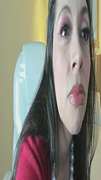 PerlaPreciosa online show from March 12, 2026, 3:23 am