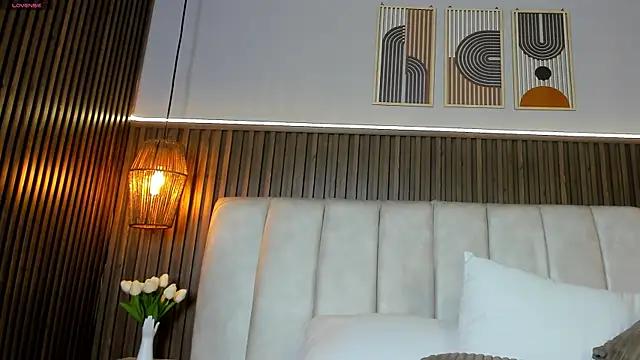 PerlaPreciosa online show from April 1, 2026, 4:03 am