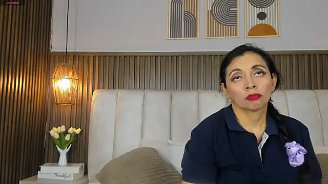 PerlaPreciosa online show from June 6, 2026, 3:56 am