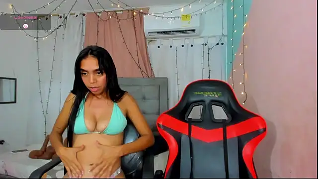 dani-lue online show from December 19, 2025, 4:09 pm