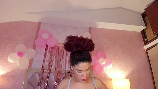Snapshot of loladupont chatting on May 9, 2026, 2:48 am loladupont online show from May 9, 2026, 2:48 am