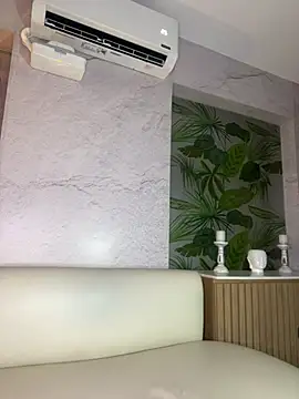 loladupont online show from April 19, 2026, 2:56 am