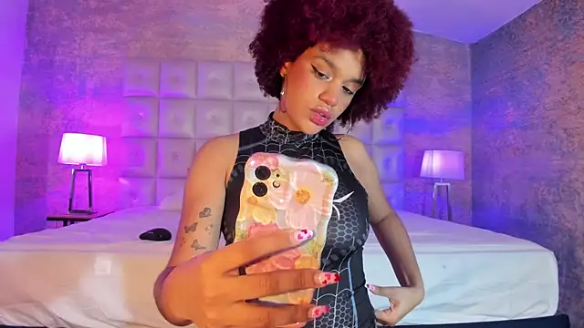 loladupont online show from November 17, 2025, 3:10 am