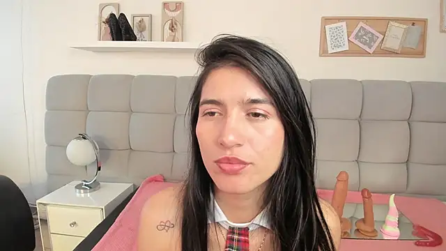 Chlooe Zoe online show from April 15, 2026, 7:58 pm