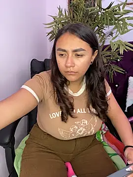 Snapshot of michell_boobs_ chatting on November 18, 2025, 2:53 pm michell boobs online show from November 18, 2025, 2:53 pm