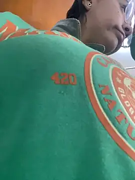 Snapshot of michell_boobs_ chatting on October 15, 2025, 1:41 pm michell boobs online show from October 15, 2025, 1:41 pm