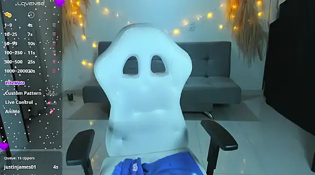 lovelypocahontas11 online show from January 24, 2025, 2:07 am