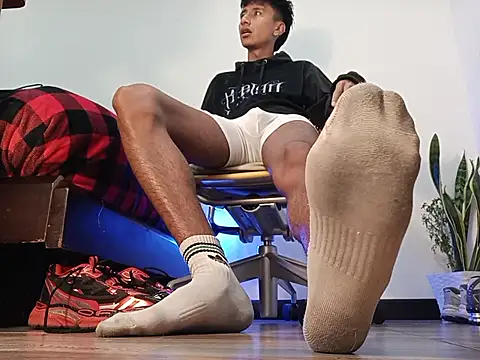 Snapshot of codysmith chatting on December 21, 2025, 1:35 pm codysmith online show from December 21, 2025, 1:35 pm