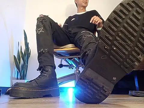 Snapshot of codysmith chatting on November 5, 2025, 7:55 am codysmith online show from November 5, 2025, 7:55 am