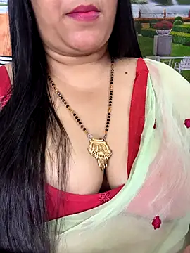 FlatVincy4 online show from October 30, 2025, 3:31 pm