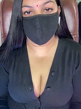 FlatVincy4 online show from November 27, 2025, 4:29 pm