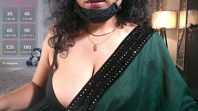 hot menka online show from May 1, 2026, 6:02 pm