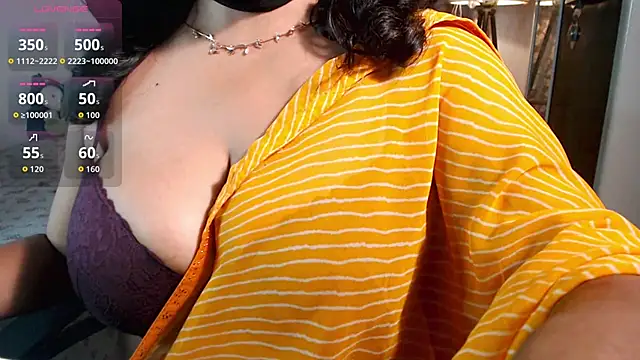 hot menka online show from May 4, 2026, 7:28 pm