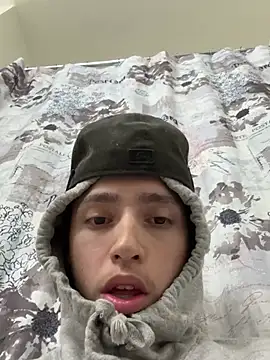 Snapshot of qbaby96 chatting on March 12, 2025, 12:47 pm qbaby96 online show from March 12, 2025, 12:47 pm