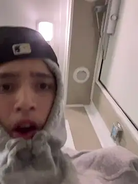 Snapshot of qbaby96 chatting on January 25, 2025, 8:00 am qbaby96 online show from January 25, 2025, 8:00 am