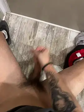 Snapshot of qbaby96 chatting on January 25, 2025, 11:11 pm qbaby96 online show from January 25, 2025, 11:11 pm