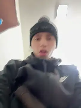 Snapshot of qbaby96 chatting on January 24, 2025, 1:14 pm qbaby96 online show from January 24, 2025, 1:14 pm