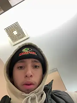 Snapshot of qbaby96 chatting on January 9, 2025, 8:03 am qbaby96 online show from January 9, 2025, 8:03 am