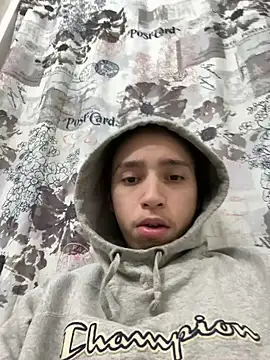 Snapshot of qbaby96 chatting on February 13, 2025, 12:24 am qbaby96 online show from February 13, 2025, 12:24 am