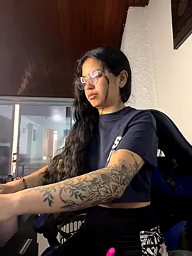 Snapshot of Rosita_forever_ chatting on November 9, 2025, 1:37 pm Rosita forever online show from November 9, 2025, 1:37 pm