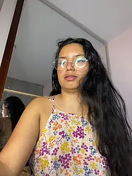 Snapshot of Rosita_forever_ chatting on June 14, 2026, 2:40 pm Rosita forever online show from June 14, 2026, 2:40 pm