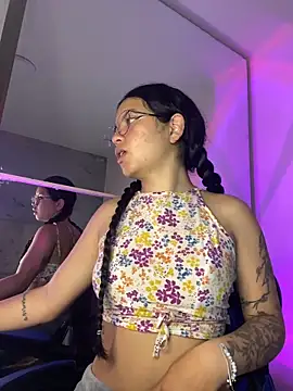 Rosita forever  online show from April 13, 2026, 1:04 pm