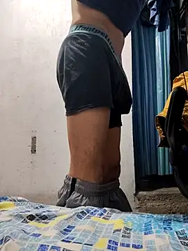 gatoalex89 online show from October 1, 2025, 10:57 pm