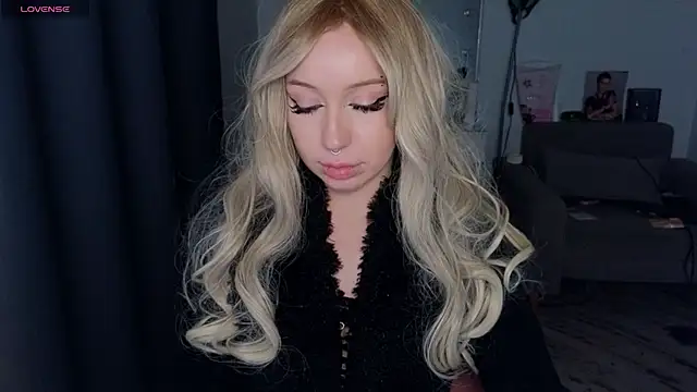 Snapshot of MoranaMissGod chatting on October 20, 2025, 1:29 am MoranaMissGod online show from October 20, 2025, 1:29 am