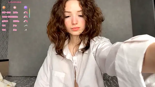 Snapshot of LilianGrindle chatting on February 20, 2026, 10:44 pm LilianGrindle online show from February 20, 2026, 10:44 pm