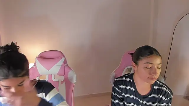 martina roldam online show from September 27, 2025, 2:18 am