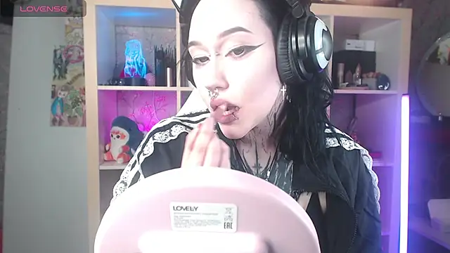 Snapshot of chloe_crystall_killer chatting on August 9, 2026, 6:30 am chloe crystall killer online show from August 9, 2026, 6:30 am